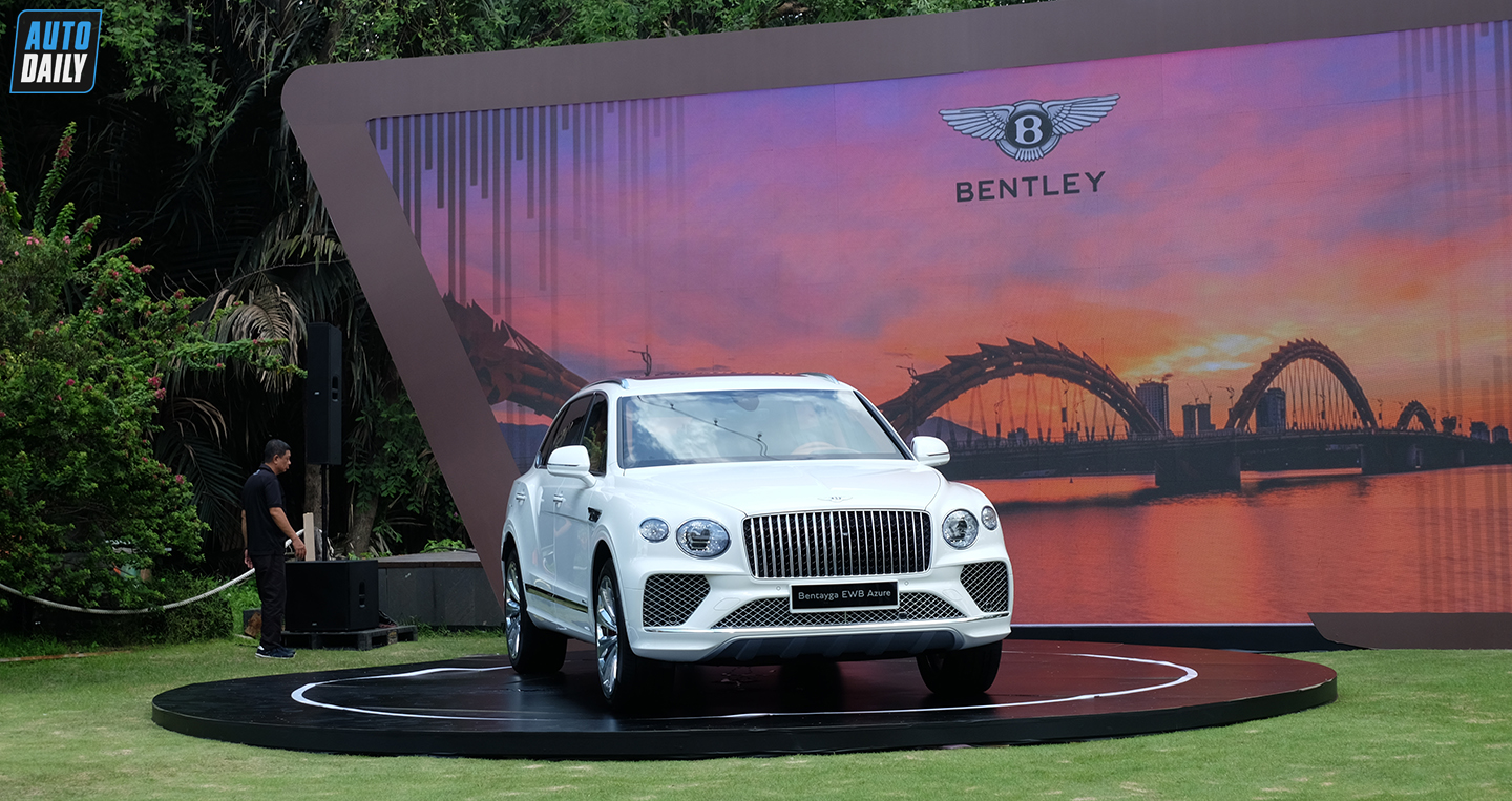 Bentley Bentayga EWB Azure cập bến Việt Nam, giá bán hơn 20 tỷ đồng